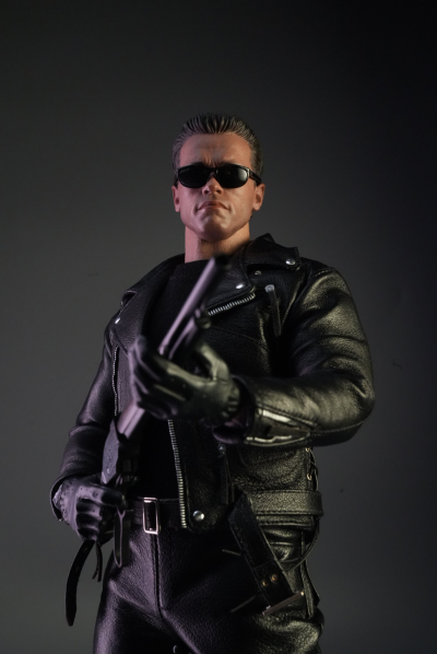 《终结者2:审判日》 T-800(2.0) 1:6比例珍藏人偶