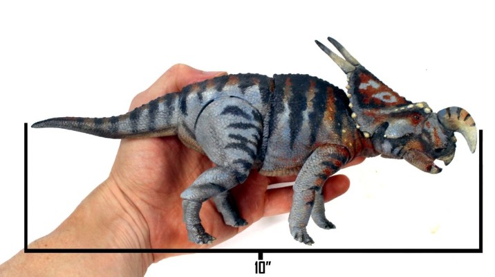 前弯角野牛龙– 1/18可动玩偶