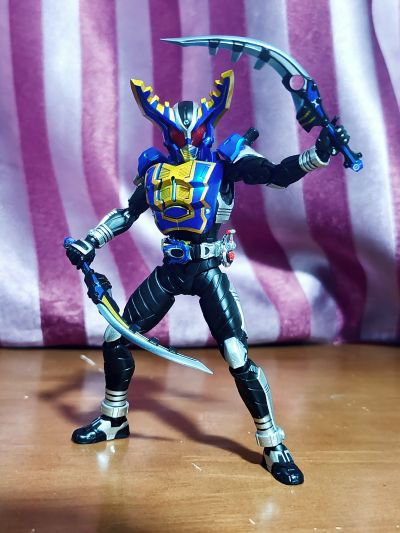 S.H.Figuarts（真骨雕制法）假面骑士钢斗王 超越形态