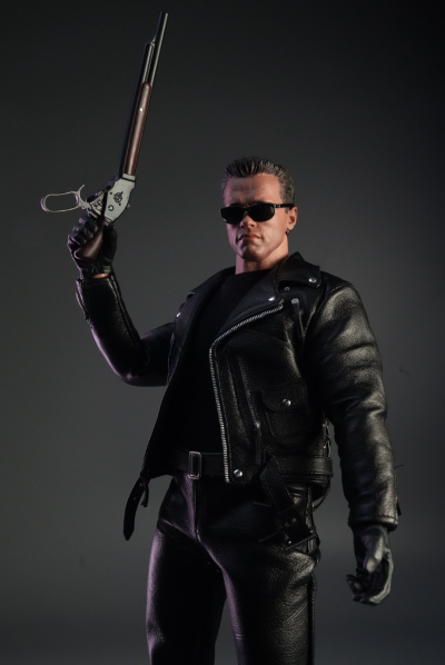 《终结者2:审判日》 T-800(2.0) 1:6比例珍藏人偶