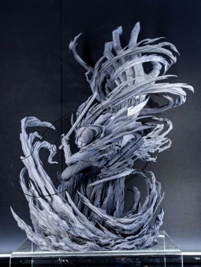 进击的巨人 - 利威尔对阵兽之巨人