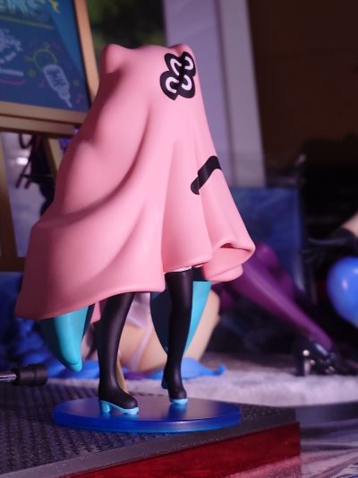 艺术家联名模型 初音未来✕FACE