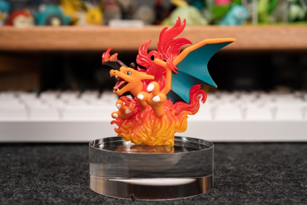 口袋妖怪 喷火龙 