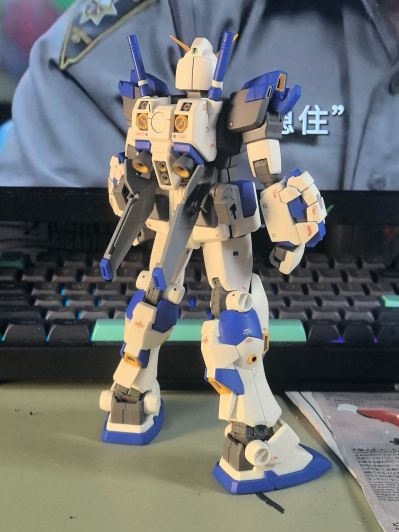 MG 1/100 机动战士高达  RX-78-4 高达4号机