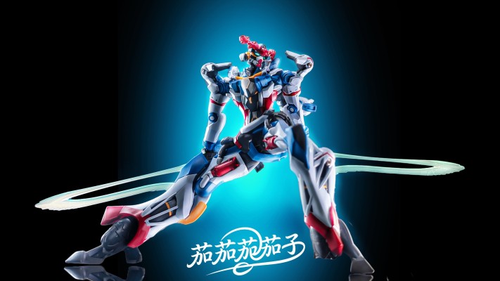 HG 1/144 夸克斯高达（恩底弥翁装置觉醒时）