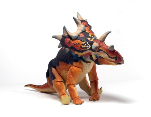 钉盾龙– 1/18可动玩偶