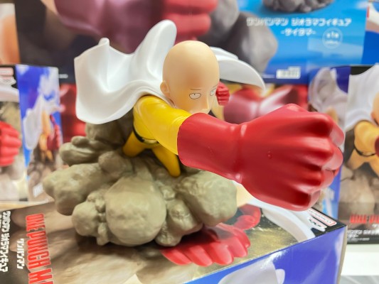 透视手办  一拳超人 琦玉