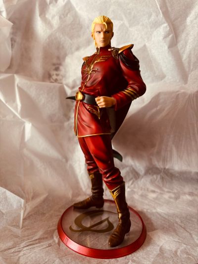 GGG 机动战士高达 逆袭的夏亚 夏亚·阿兹纳布尔 总帅造型