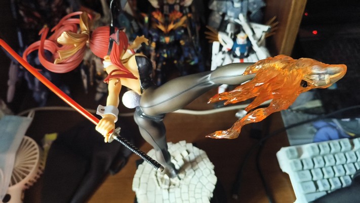 妖精的尾巴 艾尔莎・史卡雷特 高踢 红兔