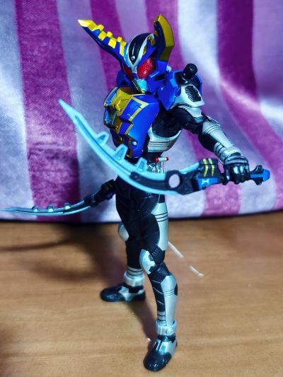 S.H.Figuarts（真骨雕制法）假面骑士钢斗王 超越形态