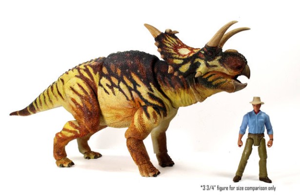 福莫斯特异角龙– 1/18可动玩偶