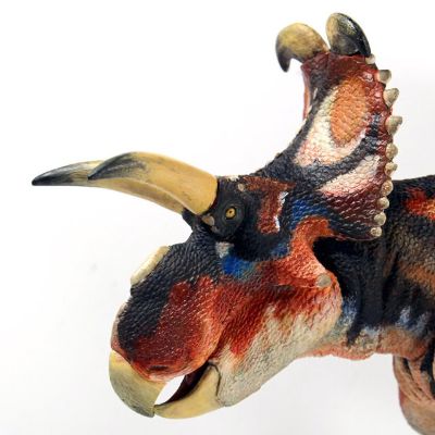 亚伯达角龙– 1/18可动玩偶