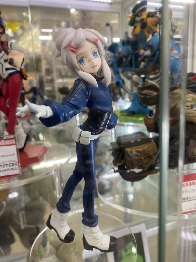 Lucrea Light  机动战士高达跨时之战 杜·村雨 驾驶服版