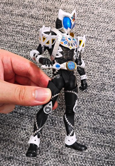 S.H.Figuarts(真骨雕制法)  假面骑士蛇牙