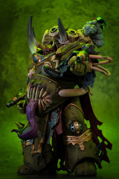 战锤40000 死亡守卫 死亡寿衣终结者勇士 配备收割者镰刀和瘟疫喷射护手