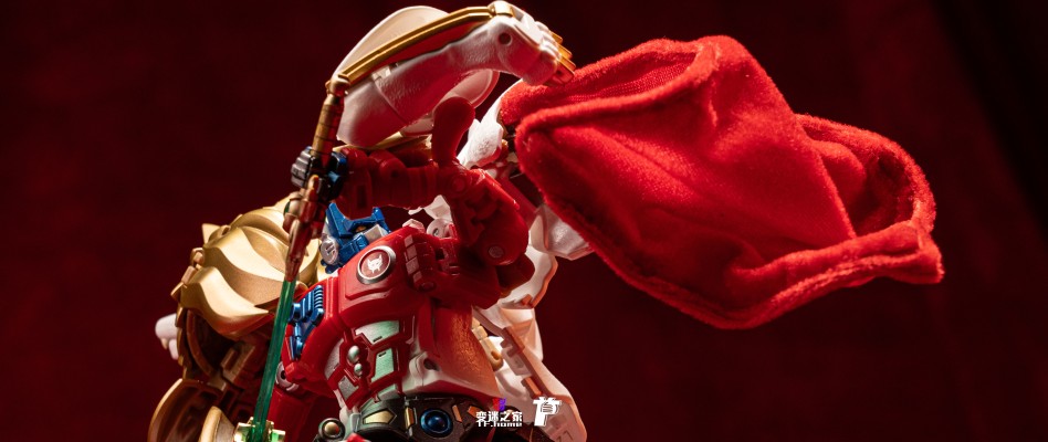 变形金刚40周年纪念款 白狮擎天柱