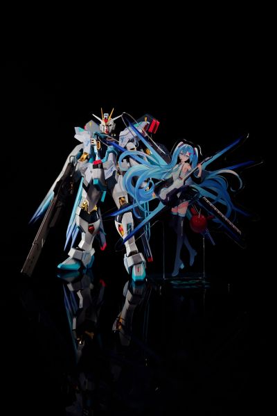 METAL ROBOT魂＜机动战士系列＞强袭自由高达二式 ［初音未来版］