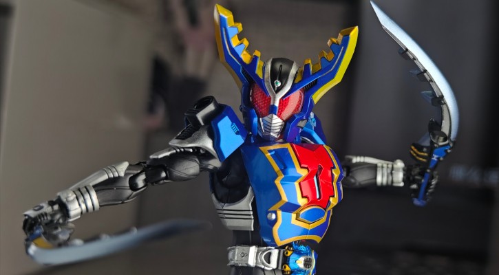 S.H.Figuarts（真骨雕制法）假面骑士钢斗王 超越形态