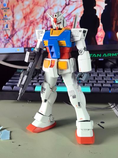 MG 1/100 高达基地专属商品 RX-78-2 高达（完美高达造型）〔动画配色〕