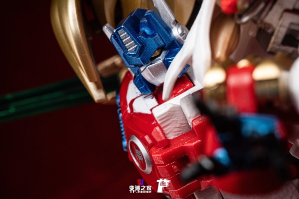 变形金刚40周年纪念款 白狮擎天柱