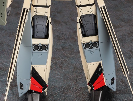 33 超时空要塞系列 YF-19 机器人形态 “超时空要塞Plus”