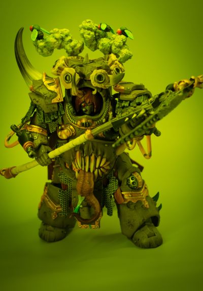 战锤40000 死亡守卫 死亡寿衣终结者勇士 配备收割者镰刀和瘟疫喷射护手