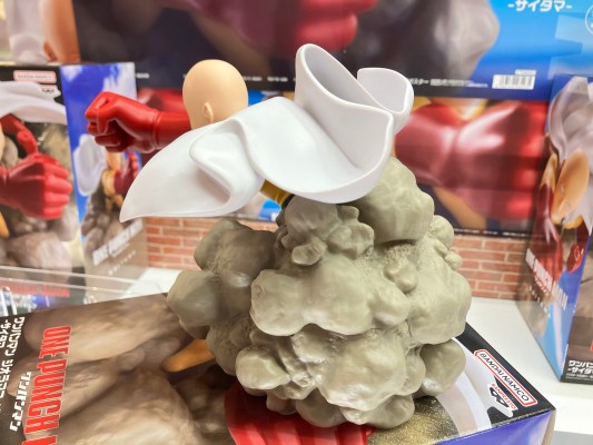 透视手办  一拳超人 琦玉