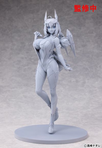 索菲亚· F· 希琳 潜水服