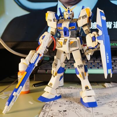 MG 1/100 机动战士高达  RX-78-4 高达4号机