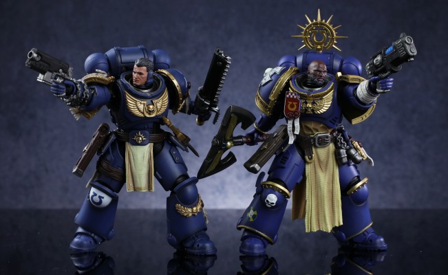 战锤40000 极限战士 梅陶罗斯 配备能量斧，风暴盾和等离子手枪