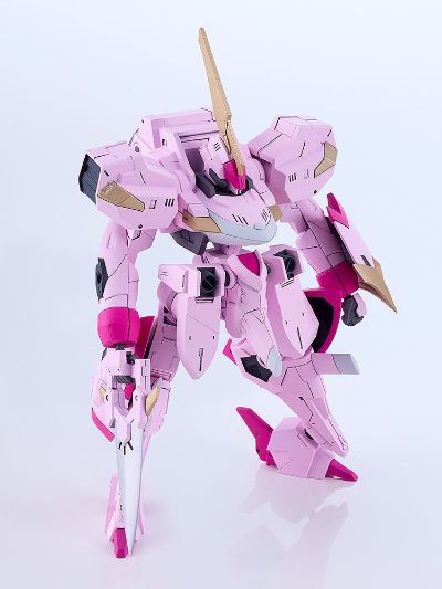 MODEROID TITANOMACHIA SIDE:CC 樱岚（粉红色）／（灰色补土涂装）