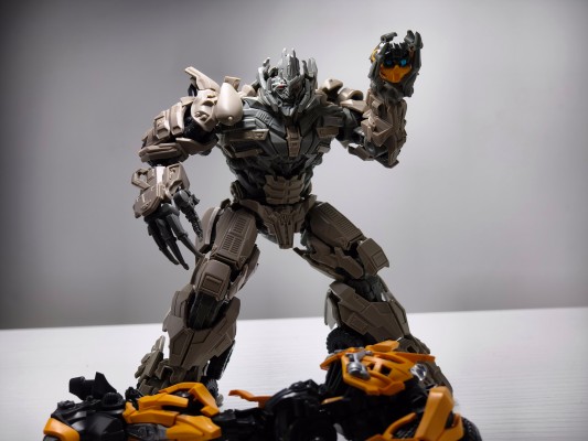 变形金刚-超越版 CC23-变形金刚电影3 大黄蜂