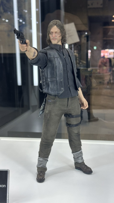 《行尸走肉》第八季-尼根·史密斯1/6收藏级可动人偶