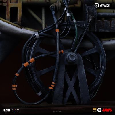 史蒂文·斯皮尔伯格与《大白鲨》50周年纪念——豪华艺术比例 1/10雕像