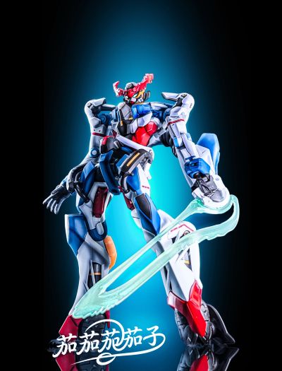 HG 1/144 夸克斯高达（恩底弥翁装置觉醒时）