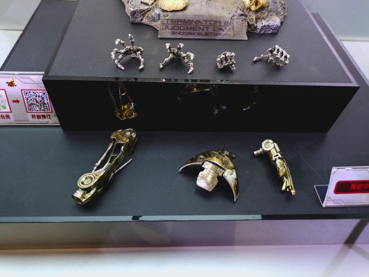 MMS840D77 《终结者2：审判日》内骨骼(战损版)