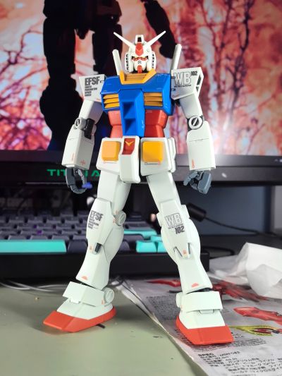 MG 1/100 高达基地专属商品 RX-78-2 高达（完美高达造型）〔动画配色〕