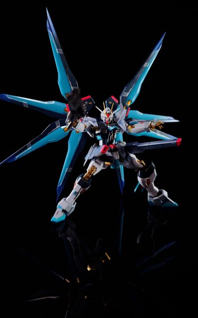 METAL ROBOT魂＜机动战士系列＞强袭自由高达二式 ［初音未来版］