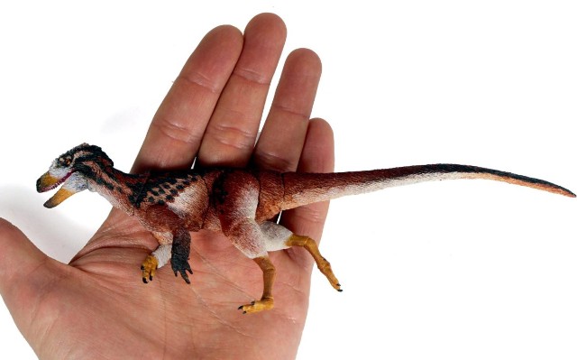 郎氏始暴龙- 1/18可动玩偶