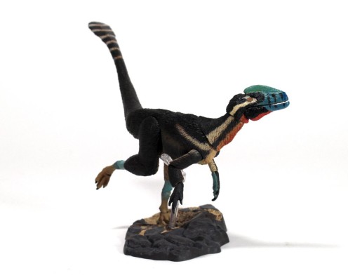 五彩冠龙 – 1/18可动玩偶