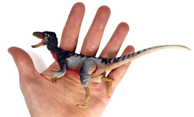 无畏摩洛斯龙- 1/18可动玩偶