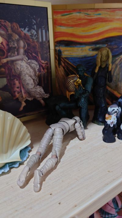 figma#SP-056 桌上美术馆 思考者