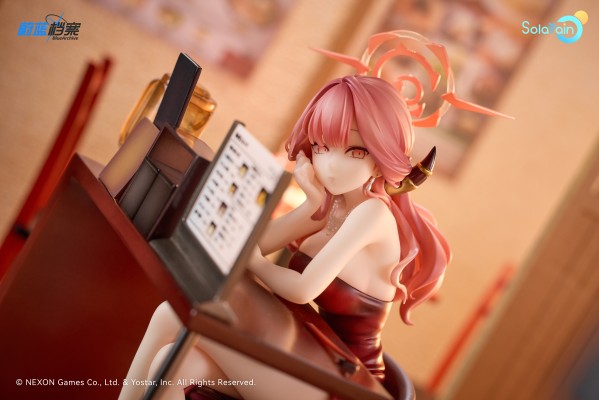 蔚蓝档案 陆八魔爱露（礼服）纪念大厅版