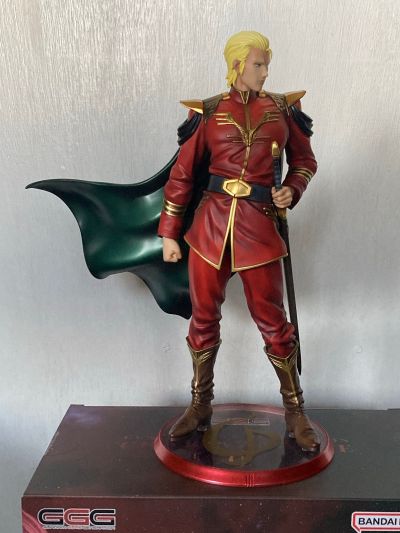 GGG 机动战士高达 逆袭的夏亚 夏亚·阿兹纳布尔 总帅造型