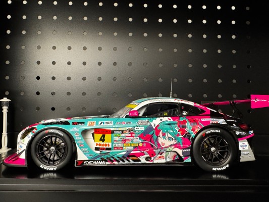 初音未来 GT企划 1/18 GOODSMILE 初音未来 AMG 2025 开幕战