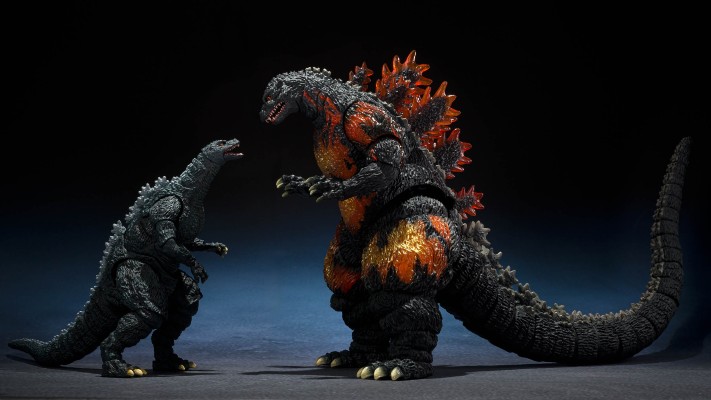 S.H.MonsterArts 哥斯拉二世&戴斯特洛伊亚进化套装