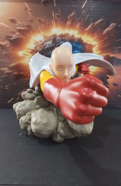 透视手办  一拳超人 琦玉