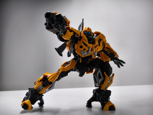 变形金刚-超越版 CC23-变形金刚电影3 大黄蜂