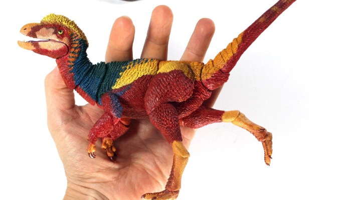 奇异帝龙- 1/6可动玩偶