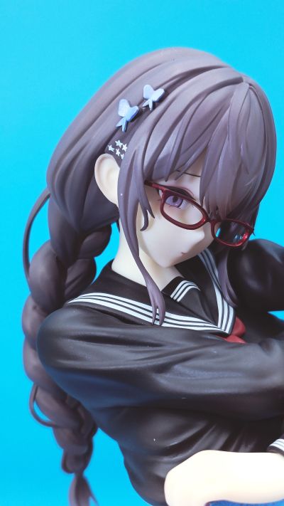 不想上体育课的反差眼镜妹